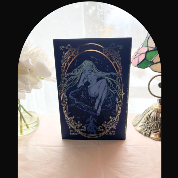 Illumicrate - A Dark and Drowning Tide - Picture 2 of 5